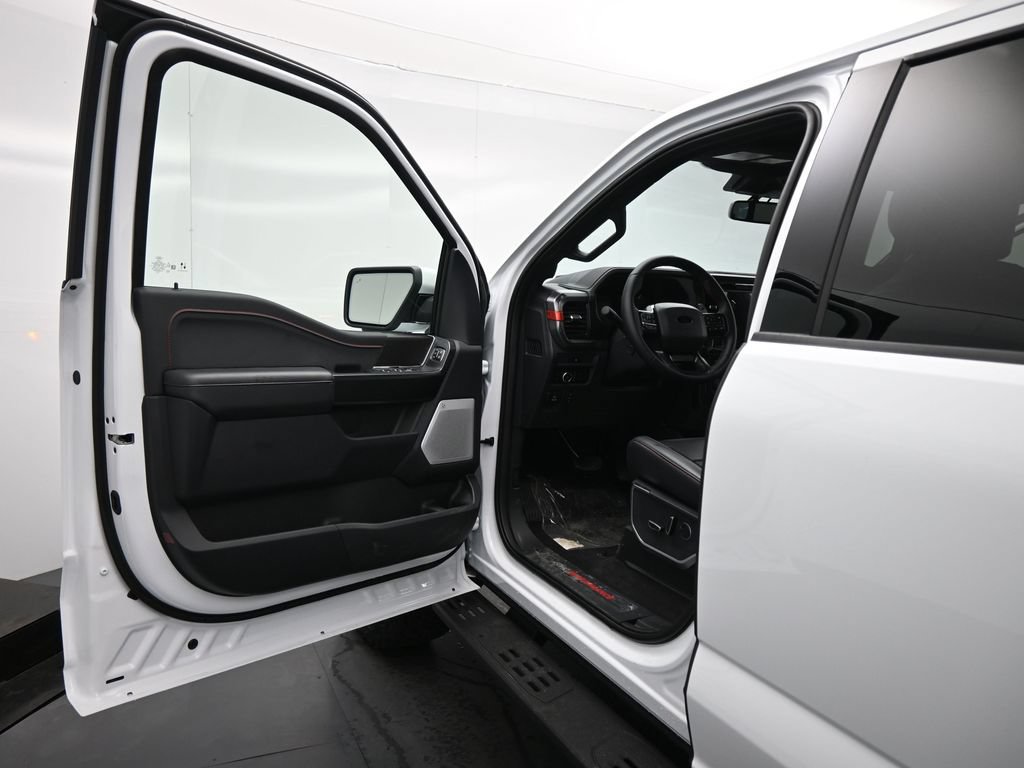 Used 2025 Ford F150 Raptor AWD/4WD image 8