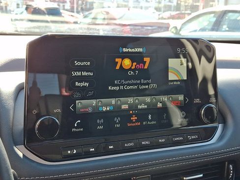 Used 2023 Nissan Rogue SL w/ SL Premium Package image 19