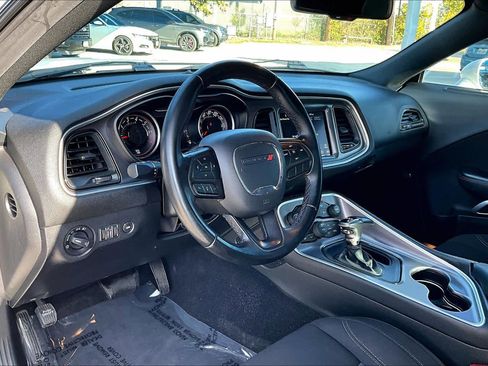 Used 2022 Dodge Challenger SXT w/ Driver Convenience Group image 16