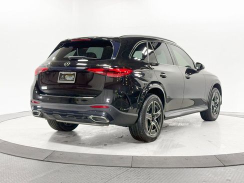 Used 2024 Mercedes-Benz GLC 300 4MATIC w/ AMG Line image 34