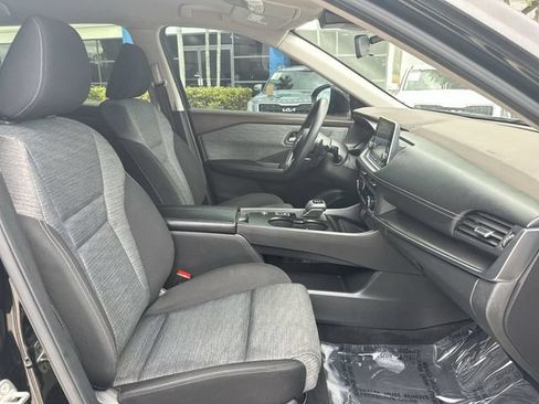 Used 2023 Nissan Rogue SV FWD image 30
