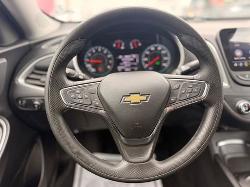 Used 2025 Chevrolet Malibu LT FWD image 18