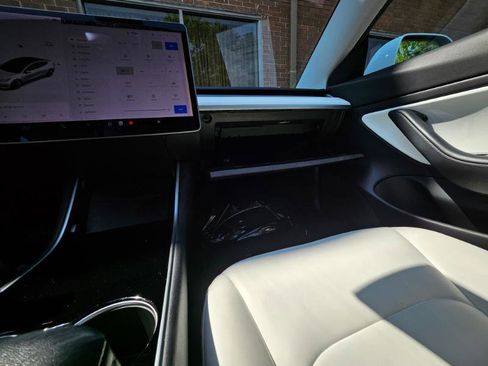 Used 2019 Tesla Model 3 Long Range RWD image 52