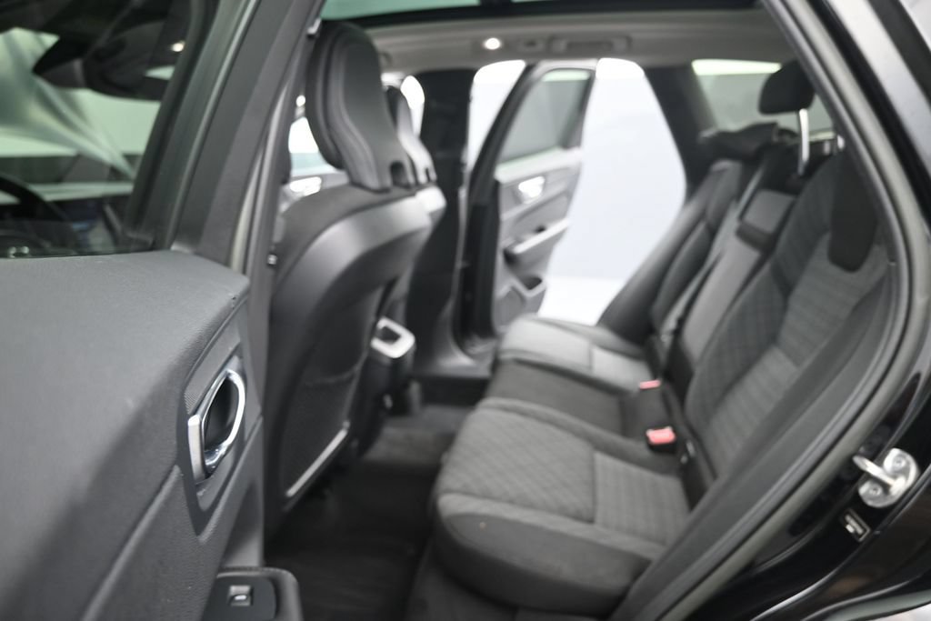 Used 2023 Volvo XC60 B5 Core w/ Climate Package FWD image 20
