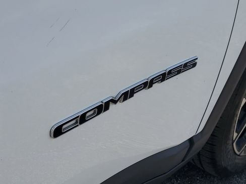 Used 2025 Jeep Compass Limited AWD/4WD image 6
