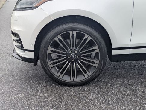 Certified 2026 Land Rover Range Rover Velar Dynamic SE image 32