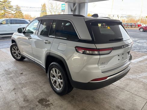 Used 2023 Jeep Grand Cherokee Limited image 4