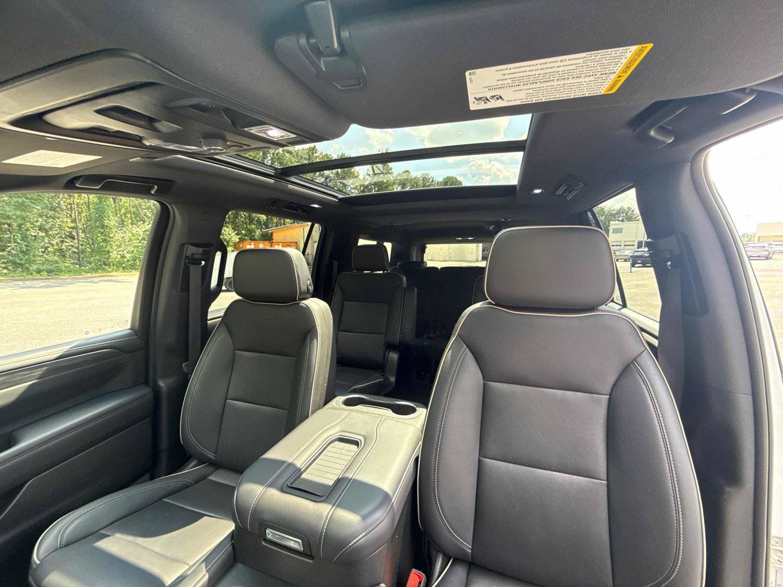 Used 2023 GMC Yukon XL SLT AWD/4WD image 26