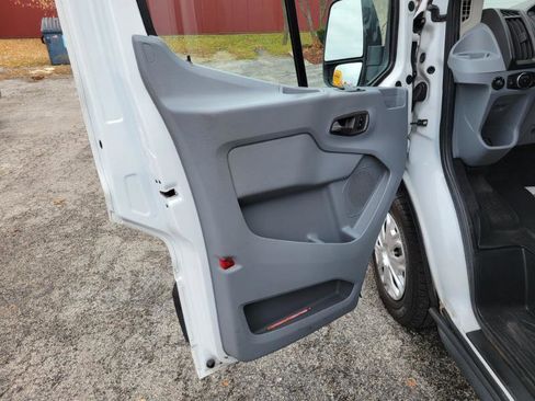 Used 2016 Ford Transit 150 XLT image 16