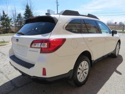 Used 2016 Subaru Outback 2.5i Premium AWD/4WD image 9