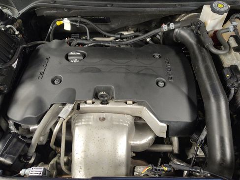 Used 2020 Chevrolet Equinox LT FWD image 30