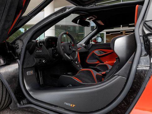 Used 2021 McLaren 765LT RWD image 41
