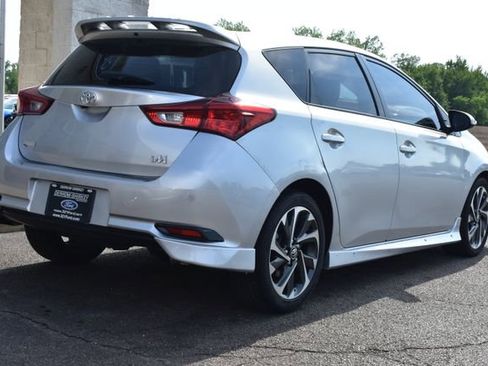 Used 2017 Toyota Corolla iM w/ Carpet Mat Package FWD image 13