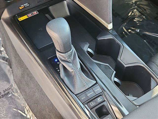 Used 2025 Toyota Camry LE FWD image 17