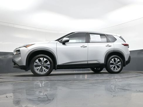 Used 2023 Nissan Rogue SV image 42