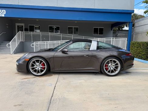Used 2015 Porsche 911 Targa 4 image 4