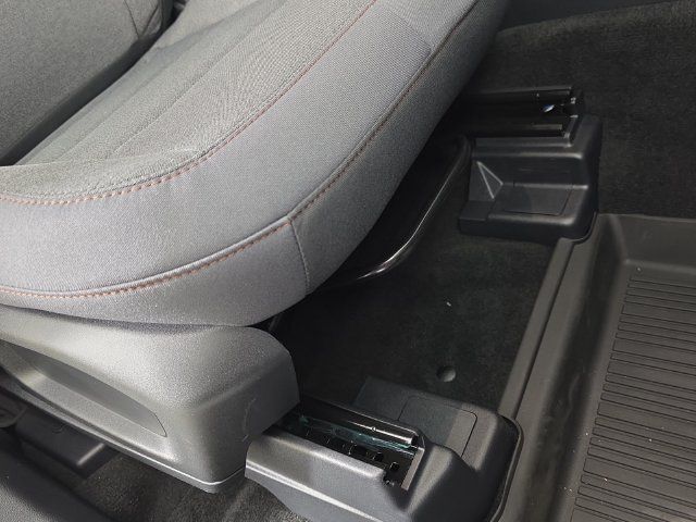 Used 2026 Ford Explorer Active AWD/4WD image 29