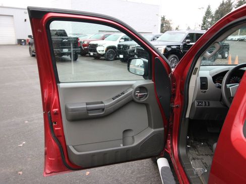 Used 2013 Nissan Xterra S w/ Value Package image 11