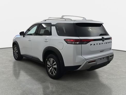 New 2025 Nissan Pathfinder SL image 7