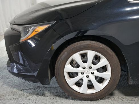 Used 2023 Toyota Corolla LE image 5