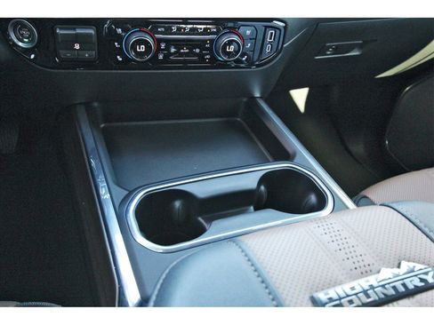 Used 2024 Chevrolet Silverado 2500 High Country w/ High Country Premium Package image 23