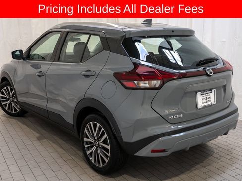 Used 2021 Nissan Kicks SV FWD image 3