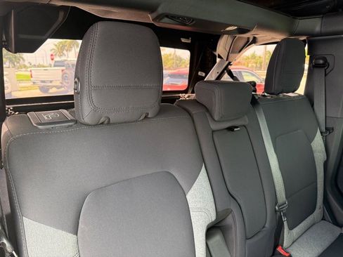 Used 2025 Ford Bronco Big Bend image 38