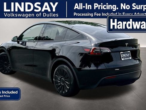 Used 2024 Tesla Model Y Long Range AWD/4WD image 3