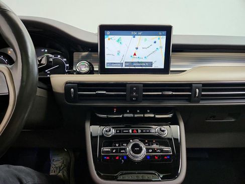 Used 2021 Lincoln Corsair AWD w/ Premium Package image 22