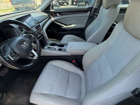 Used 2018 Honda Accord Touring image 13