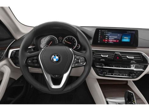 Used 2020 BMW 530i w/ Convenience Package RWD image 10