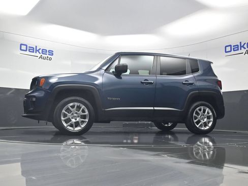 Used 2023 Jeep Renegade Latitude AWD/4WD image 39