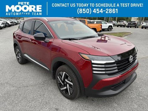 Used 2026 Nissan Kicks SV w/ Illumination Package FWD image 1