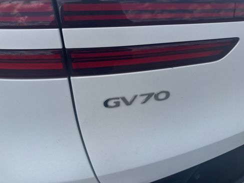 Used 2022 Genesis GV70 3.5T Sport w/ Sport Advanced Package AWD/4WD image 8