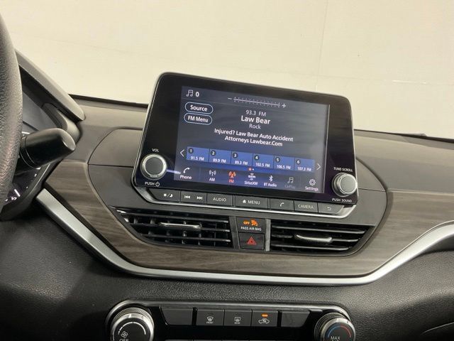 Used 2025 Nissan Altima 2.5 SV FWD image 23