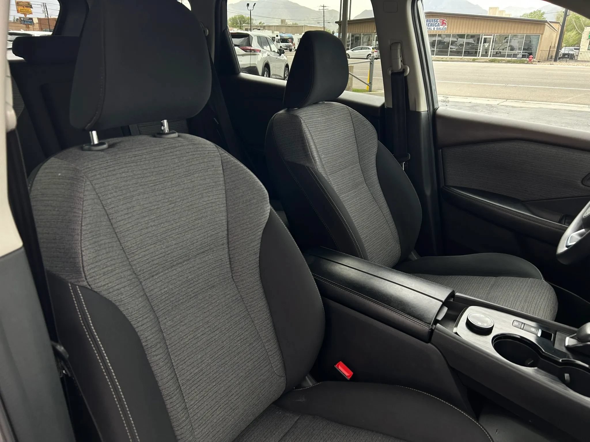 Used 2023 Nissan Rogue SV AWD/4WD image 9