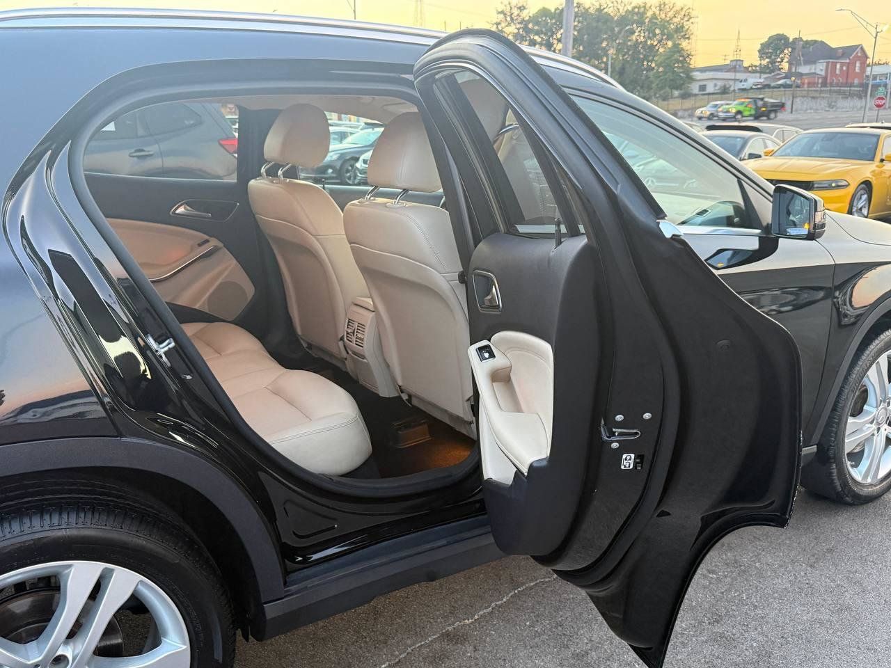 Used 2015 Mercedes-Benz GLA 250 4MATIC w/ Premium Package image 28