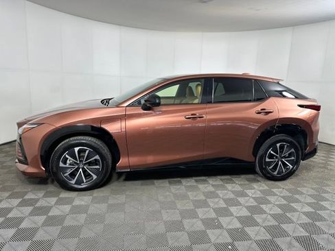 Used 2025 Lexus RZ 450e image 6