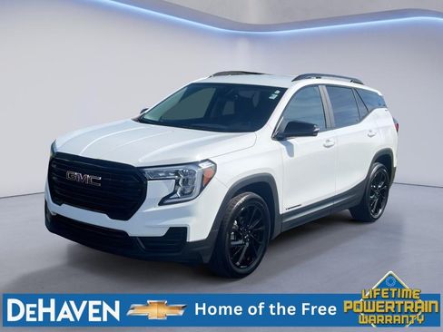 Used 2023 GMC Terrain SLE w/ Driver Convenience Package FWD image 2