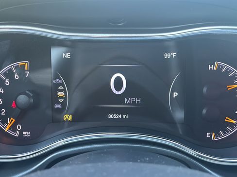 Used 2020 Jeep Grand Cherokee Trailhawk w/ Premium Lighting Group AWD/4WD image 12