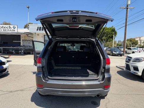 Used 2018 Jeep Grand Cherokee Limited RWD image 17