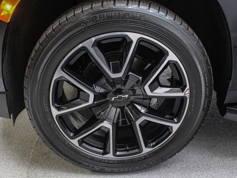 Used 2021 Chevrolet Suburban RST w/ Luxury Package AWD/4WD image 15