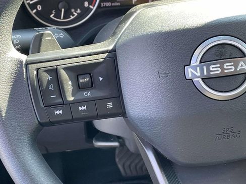 Used 2025 Nissan Rogue S image 18