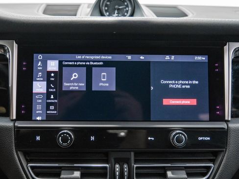 Used 2022 Porsche Macan image 27