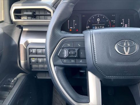 Used 2025 Toyota 4Runner SR5 AWD/4WD image 23