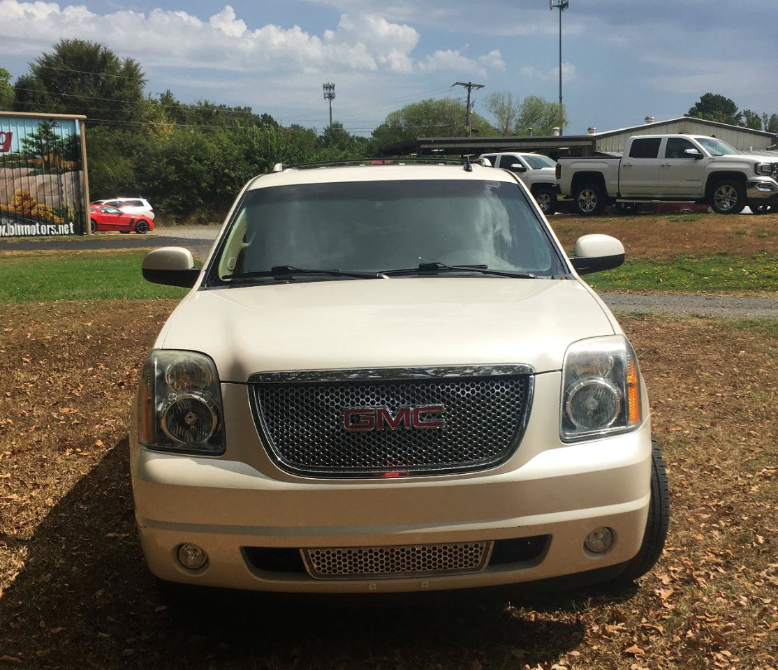 Used 2012 GMC Yukon XL Denali RWD image 9