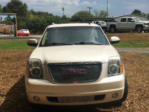 Used 2012 GMC Yukon XL Denali RWD image 9