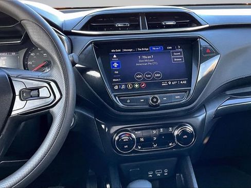 Used 2023 Chevrolet TrailBlazer LT w/ Convenience Package image 9