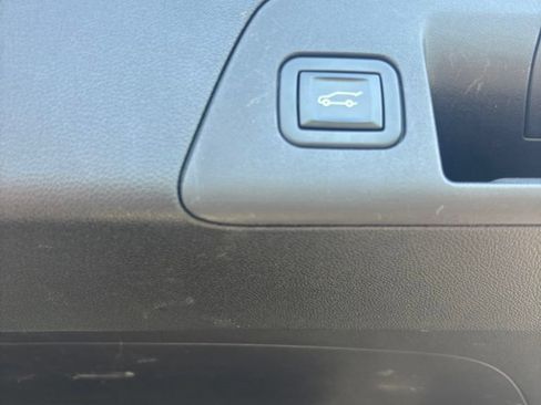 Used 2021 Buick Envision Essence w/ Technology Package I FWD image 29