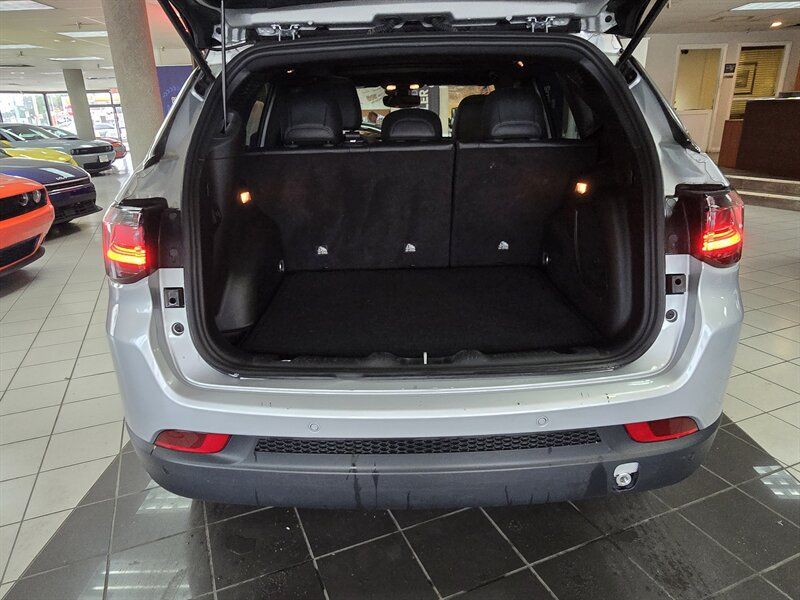 Used 2025 Jeep Compass Limited w/ Elite Group AWD/4WD image 37